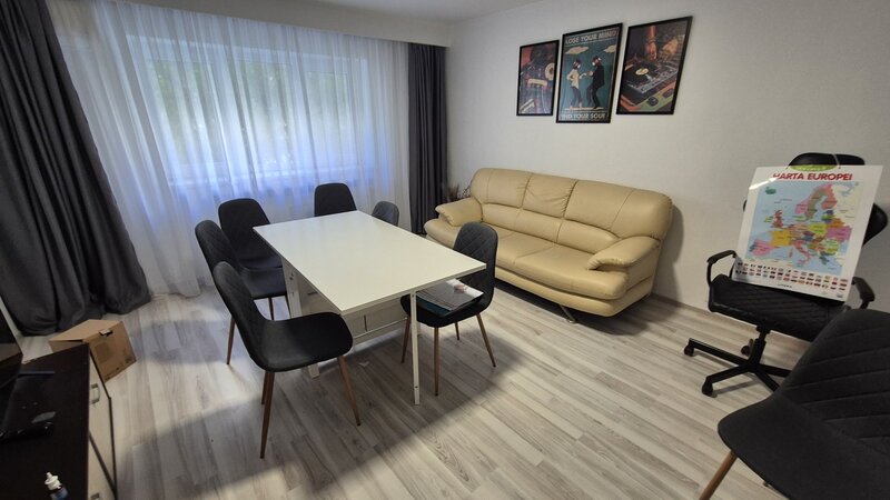 Unirii, Zepter, P-ta Alba Iulia, semistradal, randul 2 de blocuri, liniste