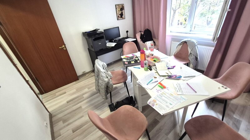 Unirii, Zepter, P-ta Alba Iulia, semistradal, randul 2 de blocuri, liniste