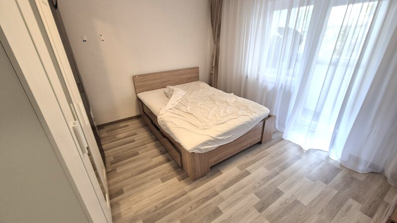 Unirii, Zepter, P-ta Alba Iulia, semistradal, randul 2 de blocuri, liniste