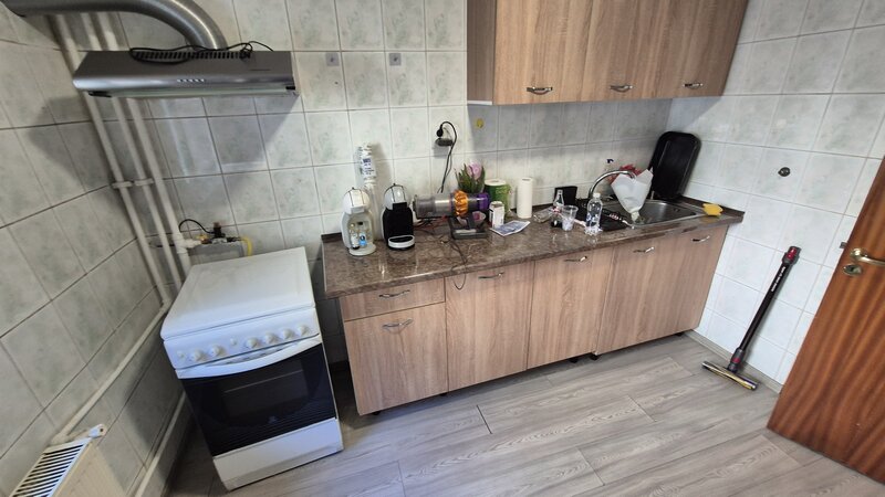 Unirii, Zepter, P-ta Alba Iulia, semistradal, randul 2 de blocuri, liniste