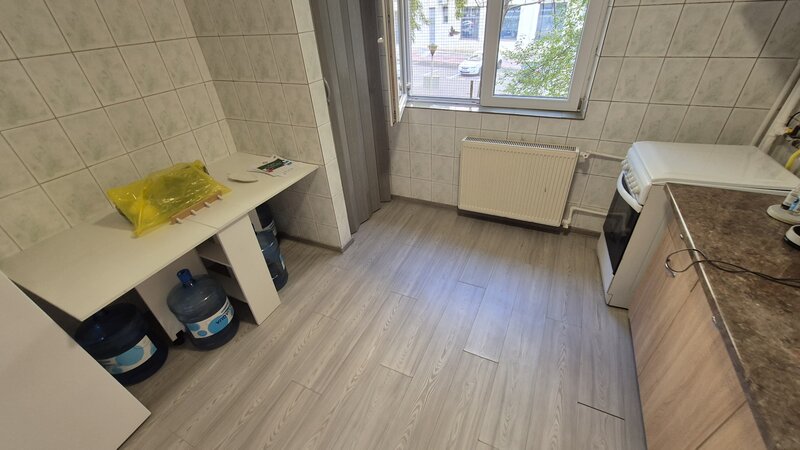 Unirii, Zepter, P-ta Alba Iulia, semistradal, randul 2 de blocuri, liniste